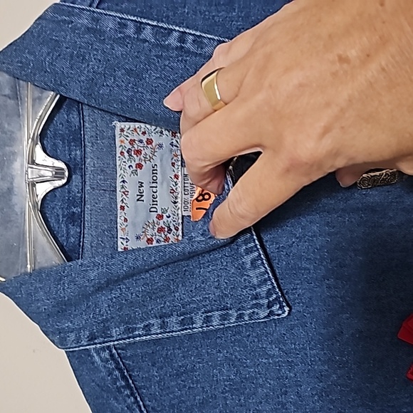 New Directions Denim Long Sleeve Christmas Shirt Embroidered Sz S Silver Buttons - Picture 4 of 5